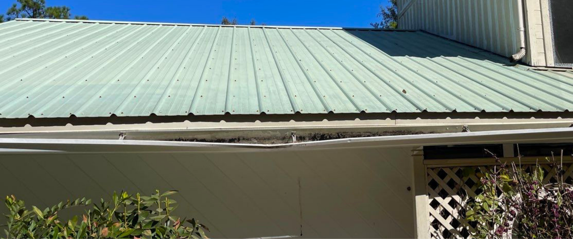 How to Choose a Pensacola Roofing Contractor After Storm Damage